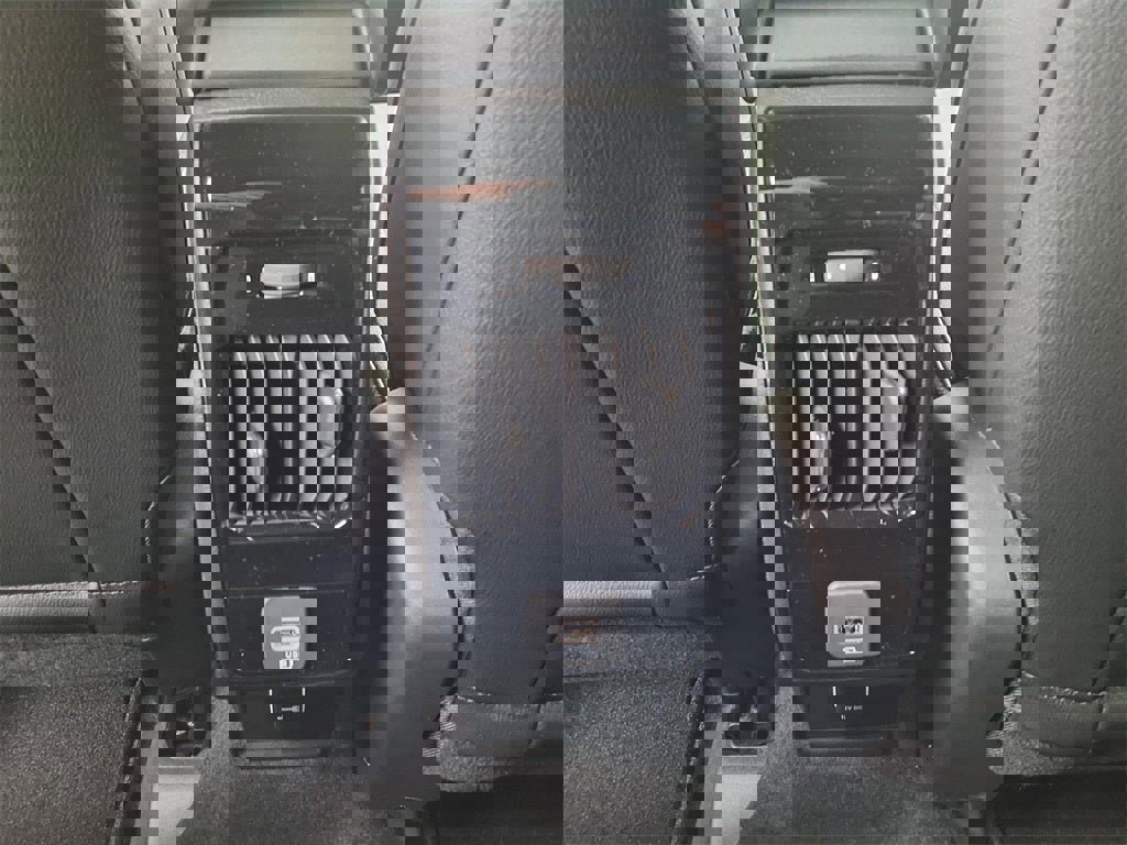 New 2026 Jeep Compass Limited w/ Sun, Sound & Navigation Group image 24