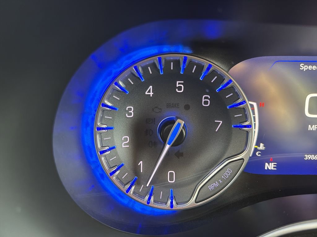 Used 2024 Chrysler Pacifica Touring-L FWD image 42