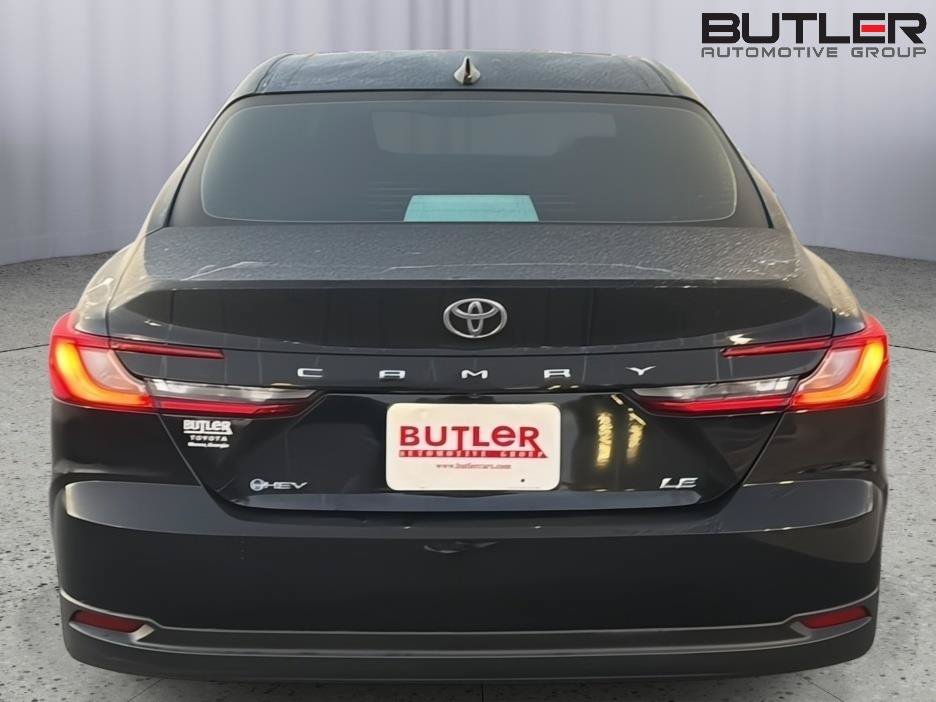 Certified 2025 Toyota Camry LE FWD image 5