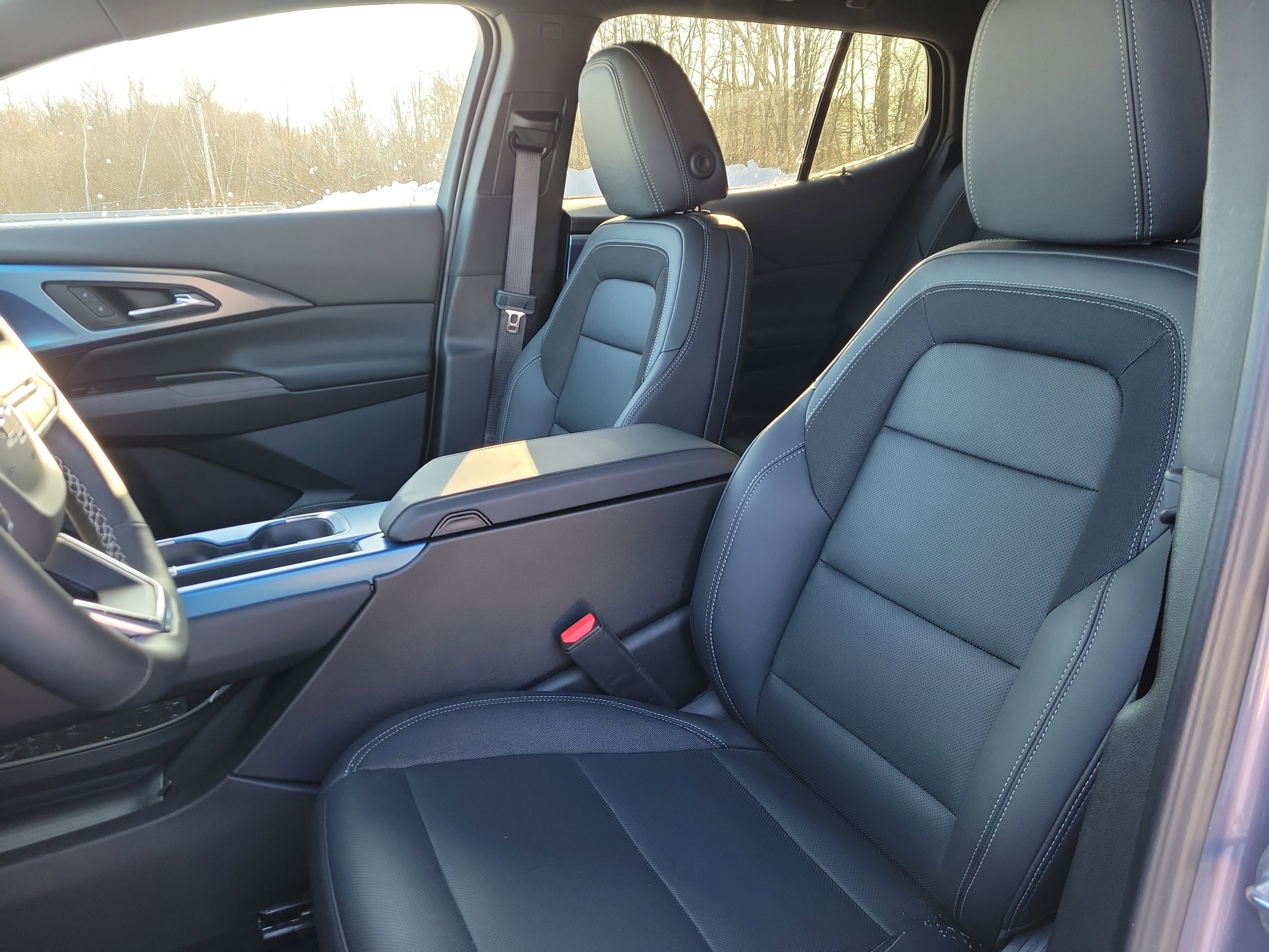 Used 2025 Chevrolet Equinox EV LT w/ Convenience Package image 14