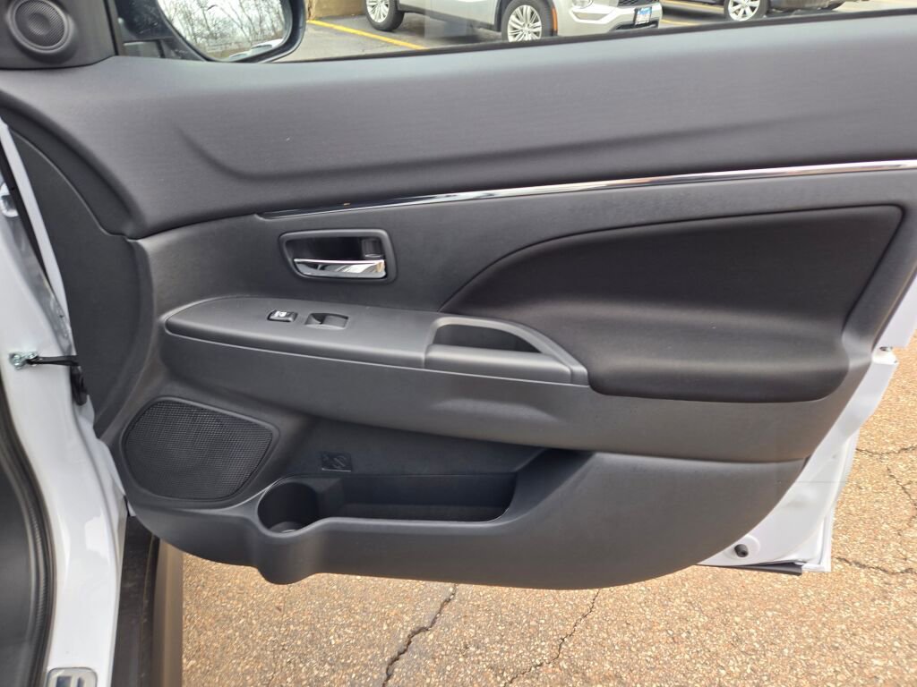Used 2026 Mitsubishi Outlander Sport ES AWD/4WD image 7