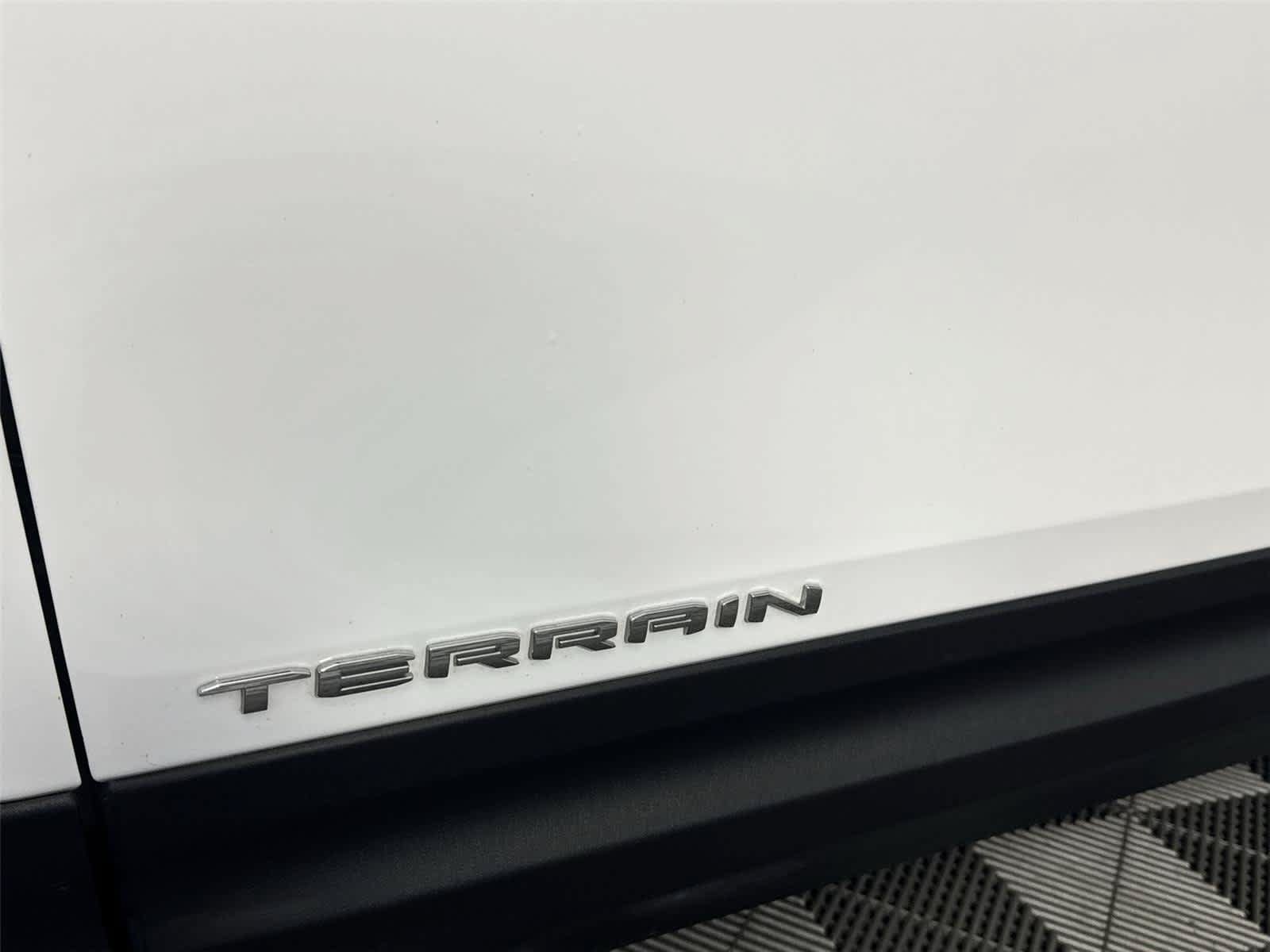 Used 2023 GMC Terrain SLT AWD/4WD image 10
