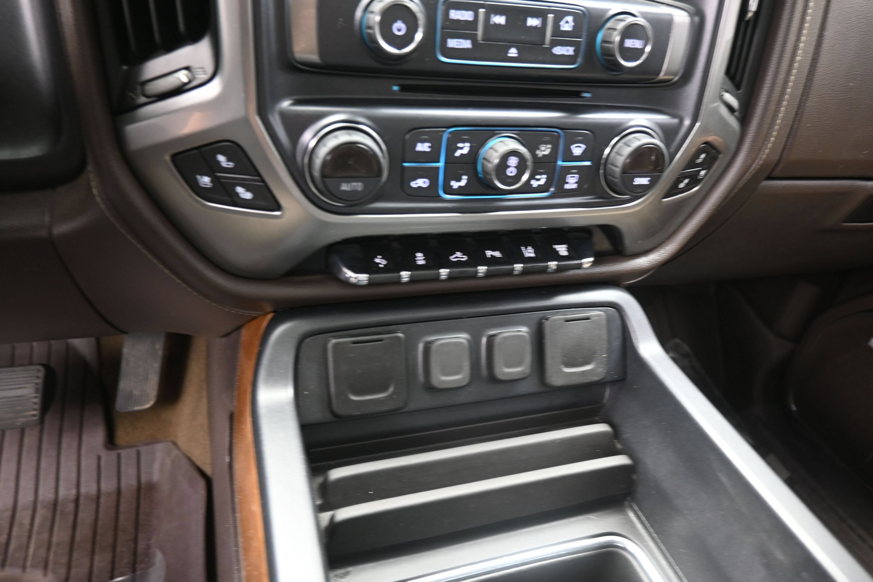 Used 2018 Chevrolet Silverado 3500 LTZ w/ Duramax Plus Package AWD/4WD image 15