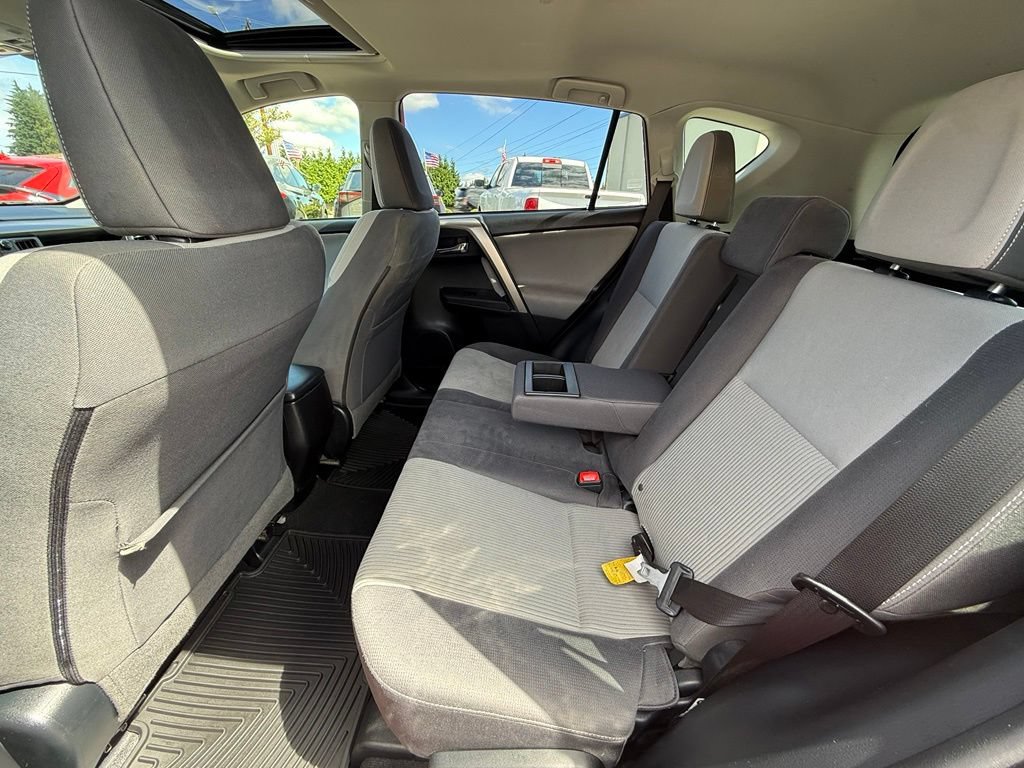 Used 2015 Toyota RAV4 XLE AWD/4WD image 13