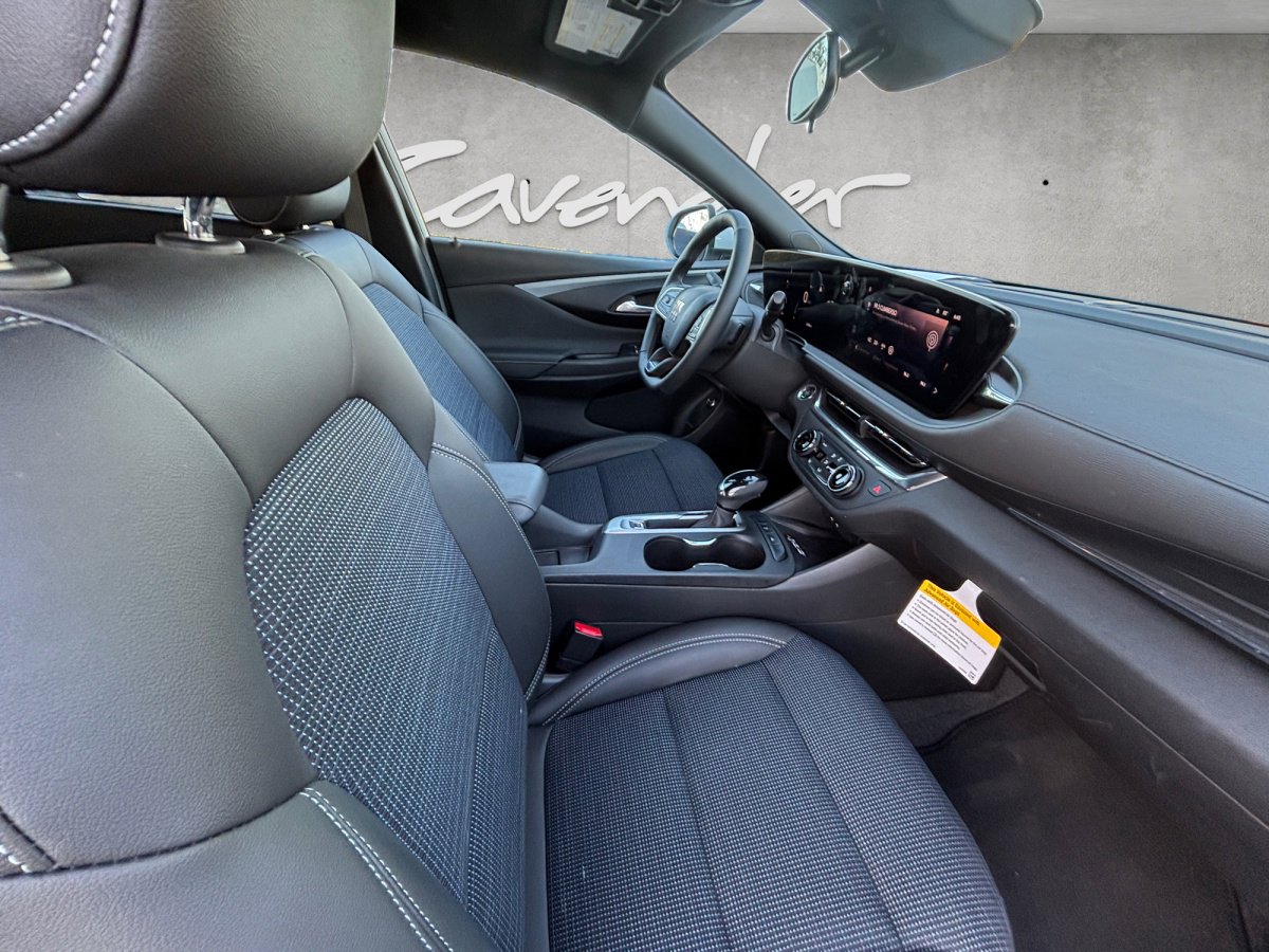 Used 2025 Buick Envista Preferred w/ Convenience I Package image 29