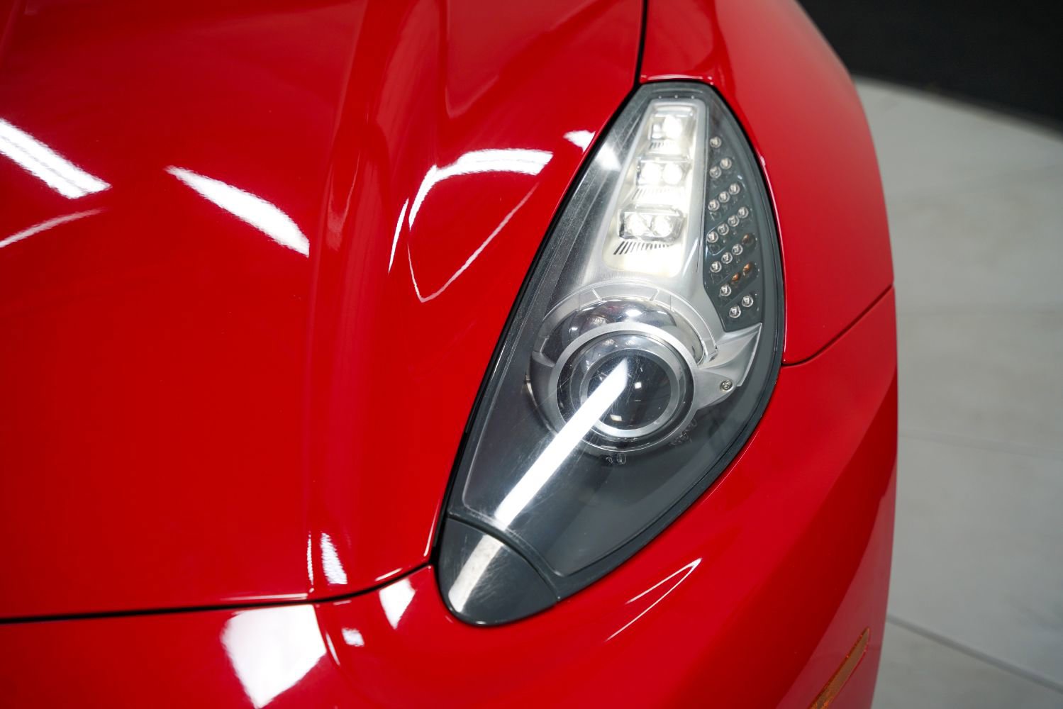 Used 2012 Ferrari California image 14
