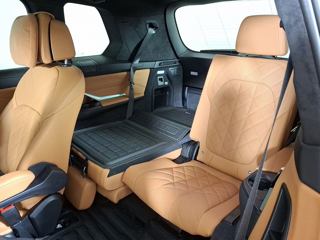 Certified 2024 BMW X7 xDrive40i w/ Executive Package image 14