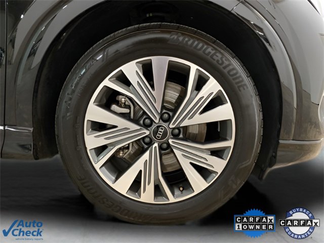 Used 2024 Audi Q4 e-tron Premium image 22