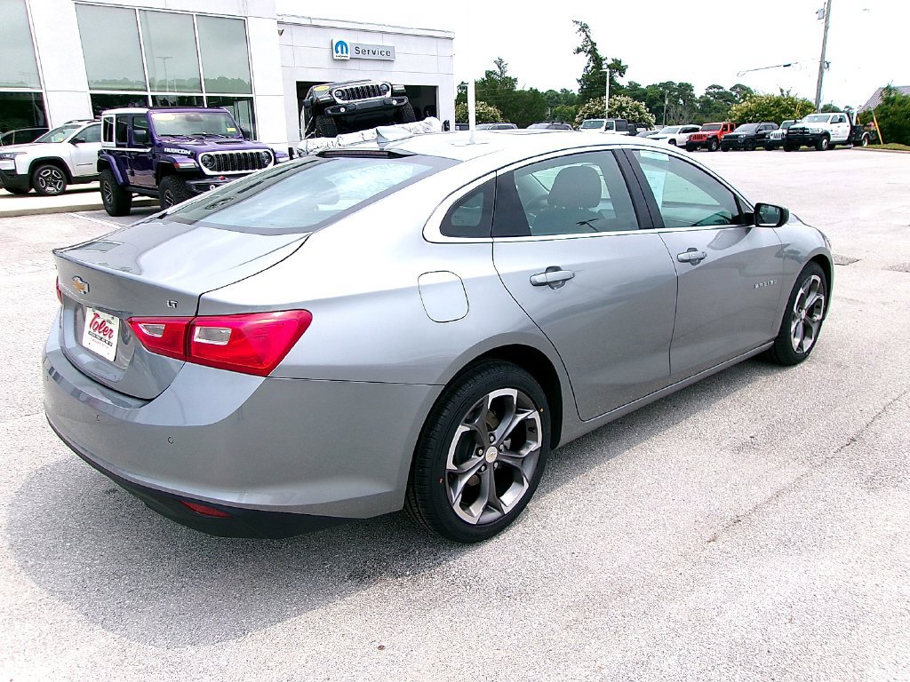 Used 2024 Chevrolet Malibu LT FWD image 3