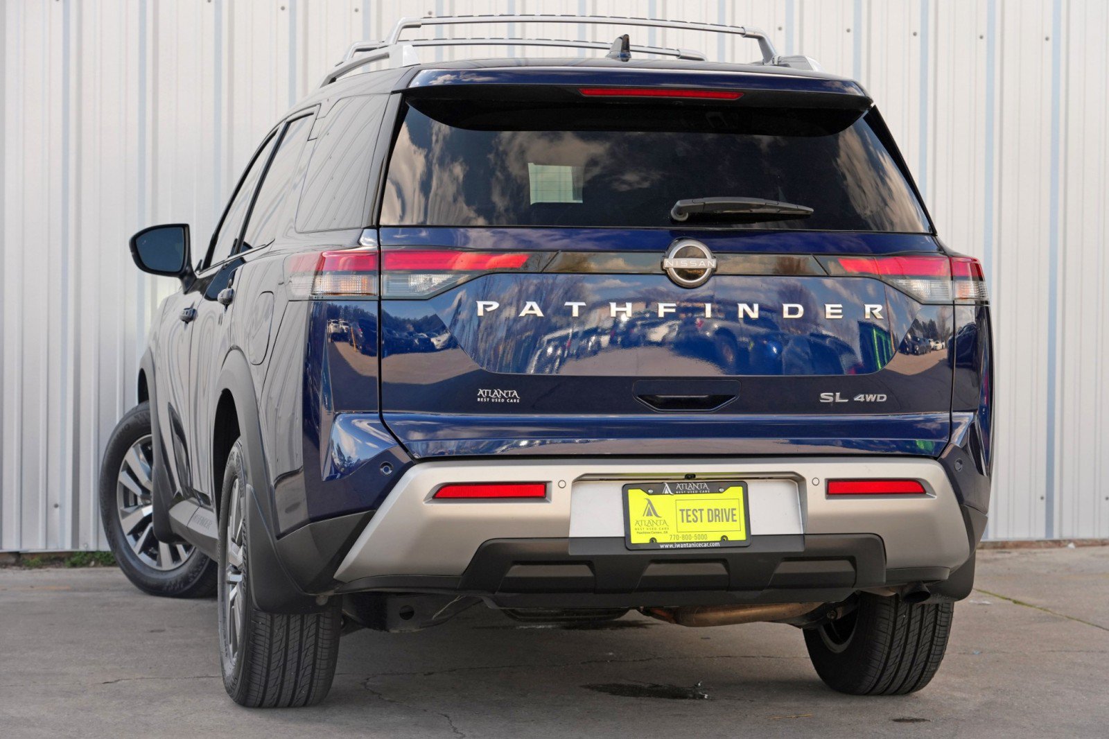 Used 2025 Nissan Pathfinder SL AWD/4WD image 4
