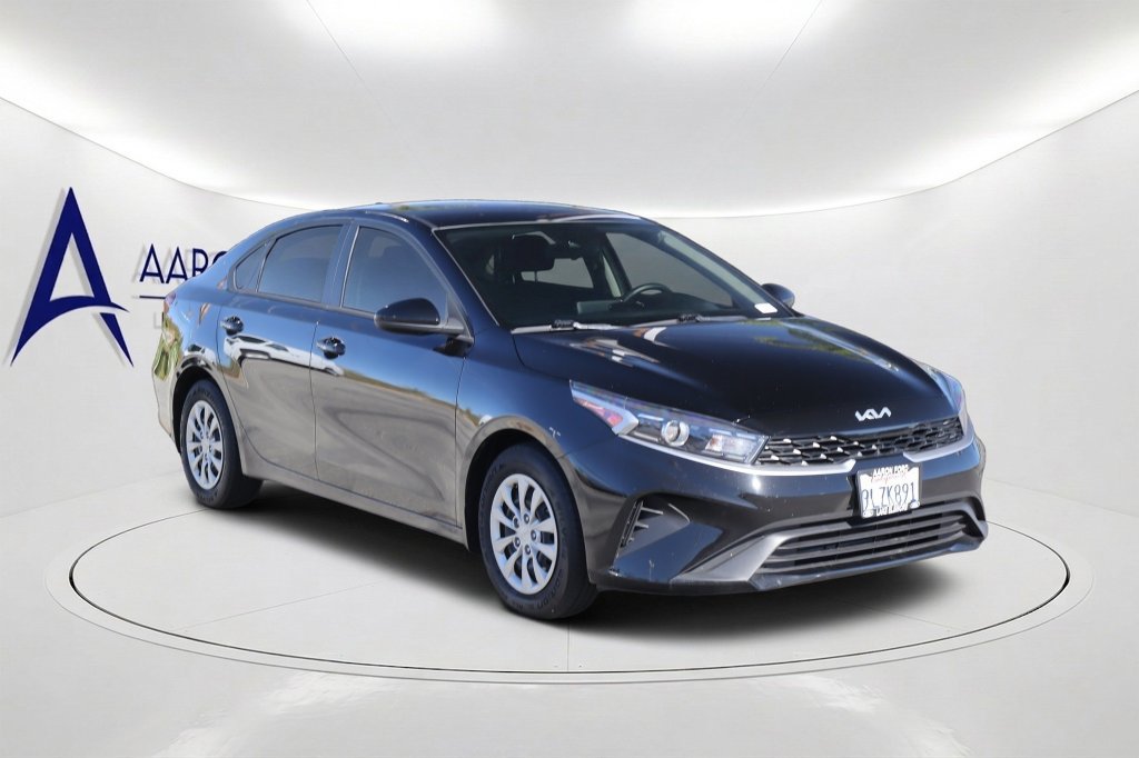 Used 2024 Kia Forte LX FWD image 3