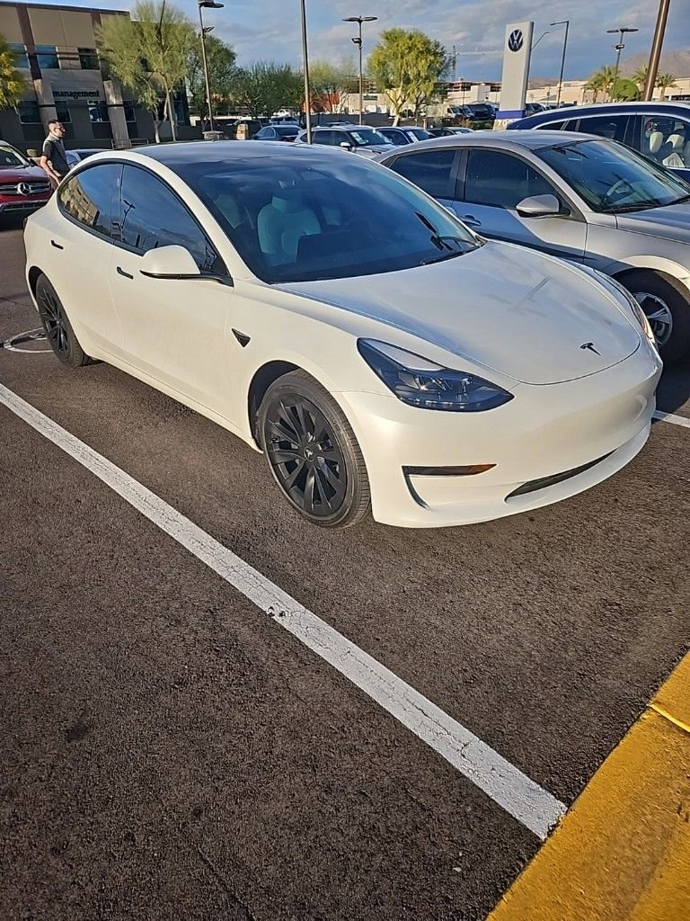 Used 2023 Tesla Model 3 Standard Range image 3