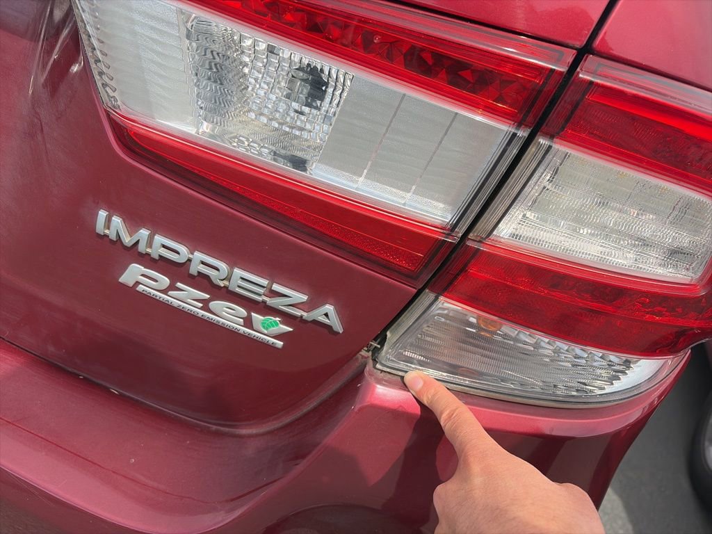 Used 2017 Subaru Impreza 2.0i Premium image 8