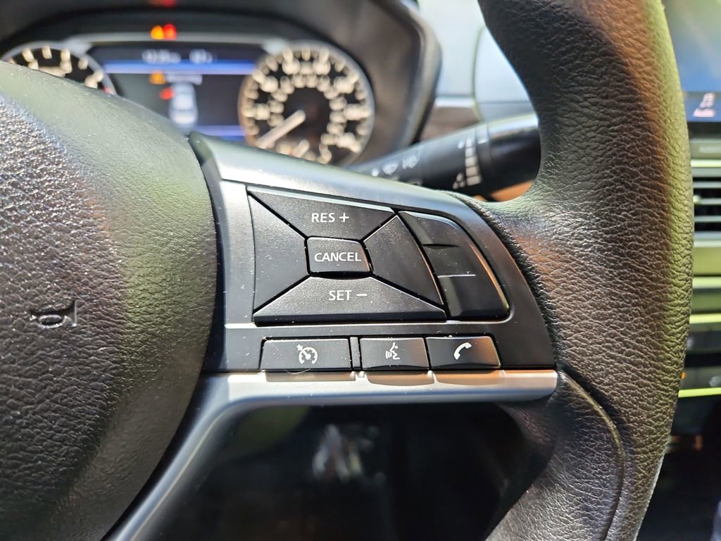 Used 2023 Nissan Altima 2.5 SV FWD image 12