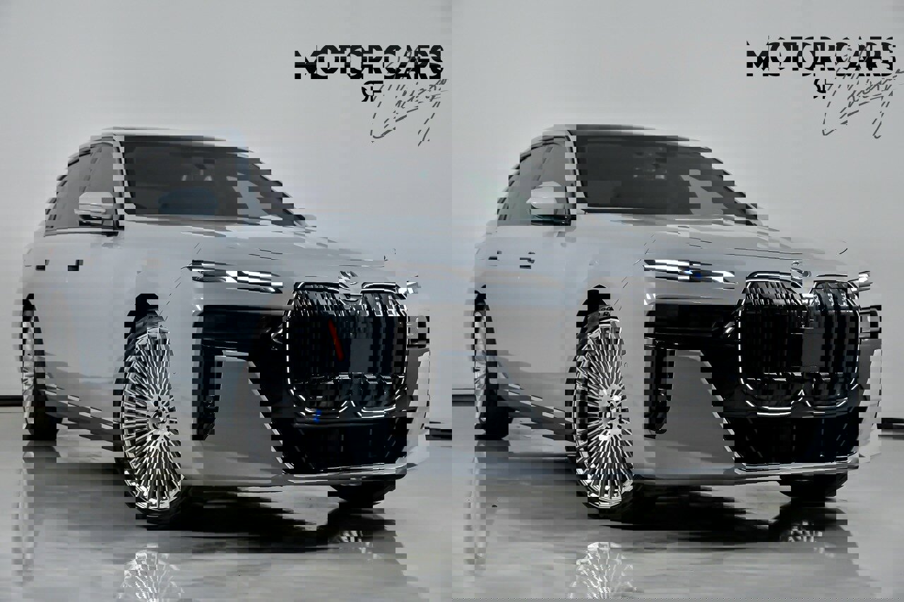 Used 2024 BMW 760i xDrive image 1