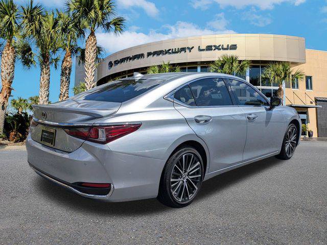 Certified 2023 Lexus ES 300h w/ Premium Package FWD image 5