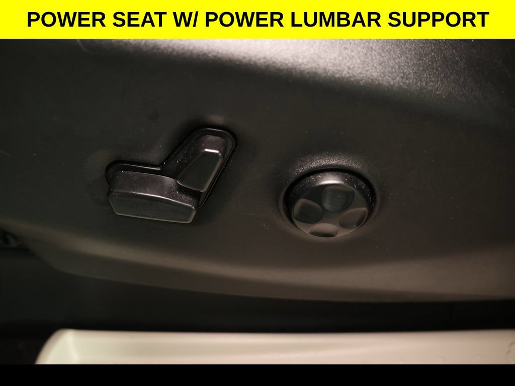 Used 2023 Chrysler Voyager LX FWD image 8