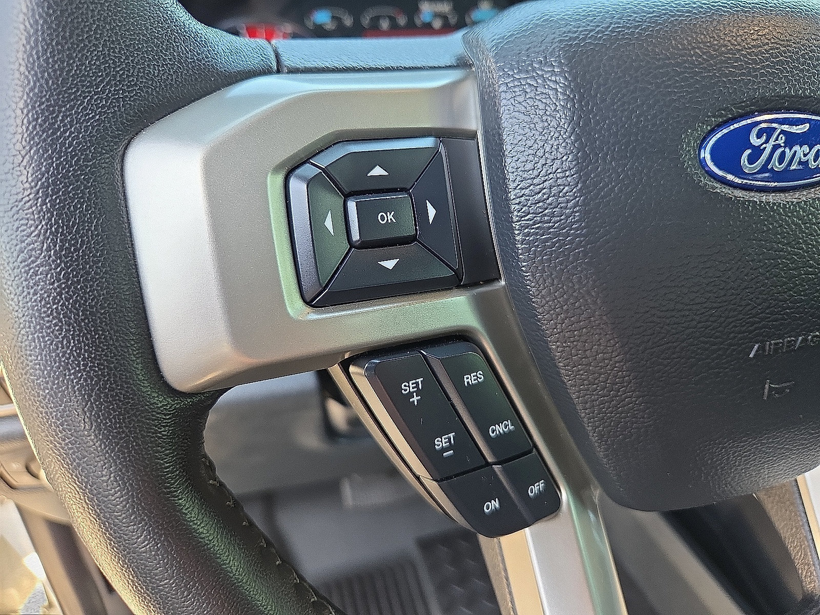 Used 2022 Ford F250 Lariat w/ Black Appearance Package AWD/4WD image 12