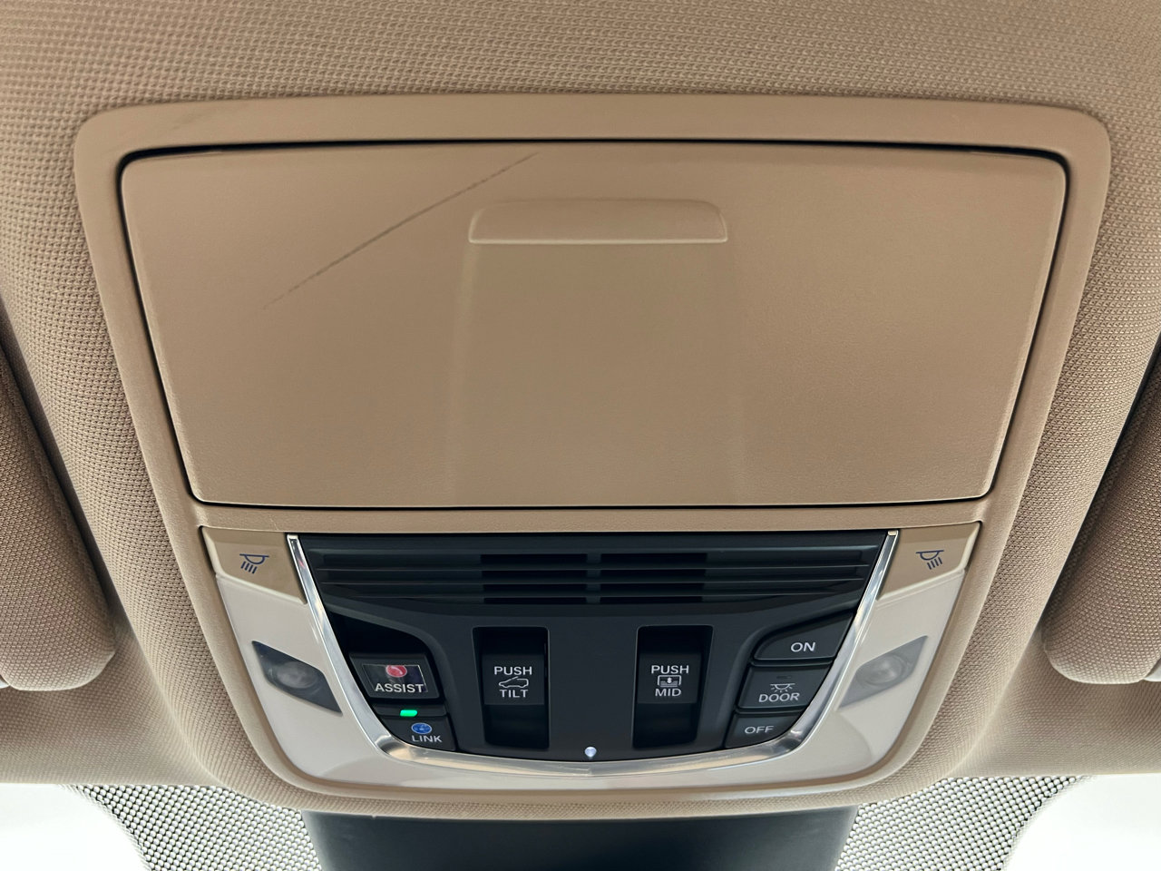 Used 2023 Acura MDX SH-AWD w/ Technology Package image 22