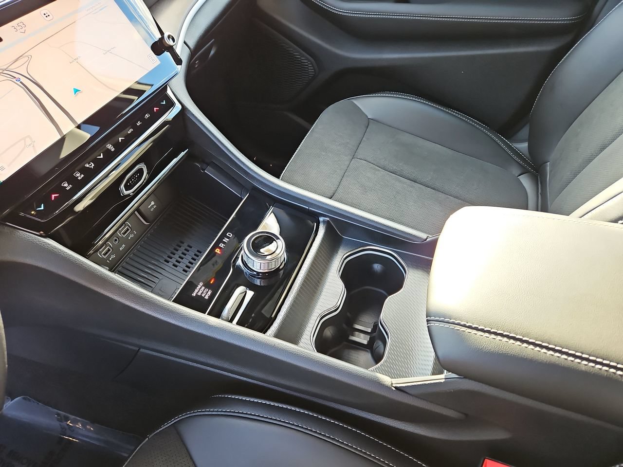 New 2026 Jeep Grand Cherokee Altitude AWD/4WD image 30
