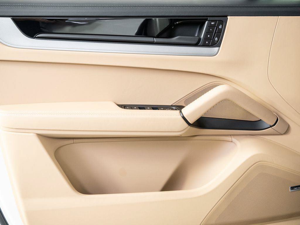 New 2026 Porsche Cayenne AWD/4WD image 6