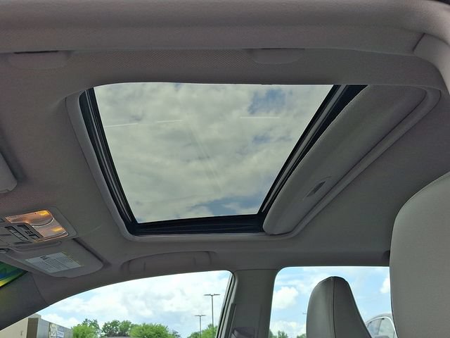Used 2016 Toyota Camry XLE w/ Moonroof Package FWD image 14