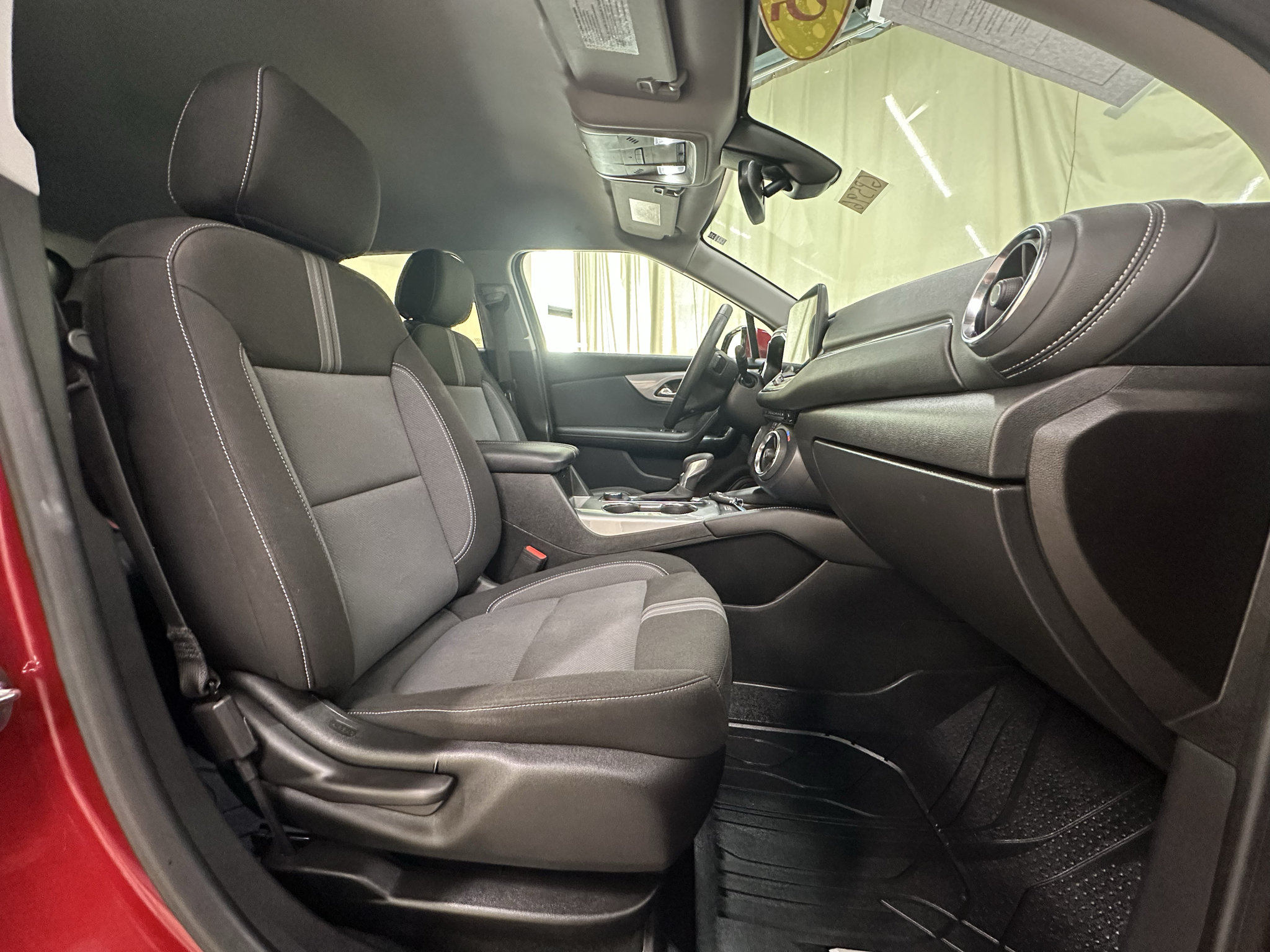 Used 2025 Chevrolet Blazer LT w/ Convenience Package FWD image 22