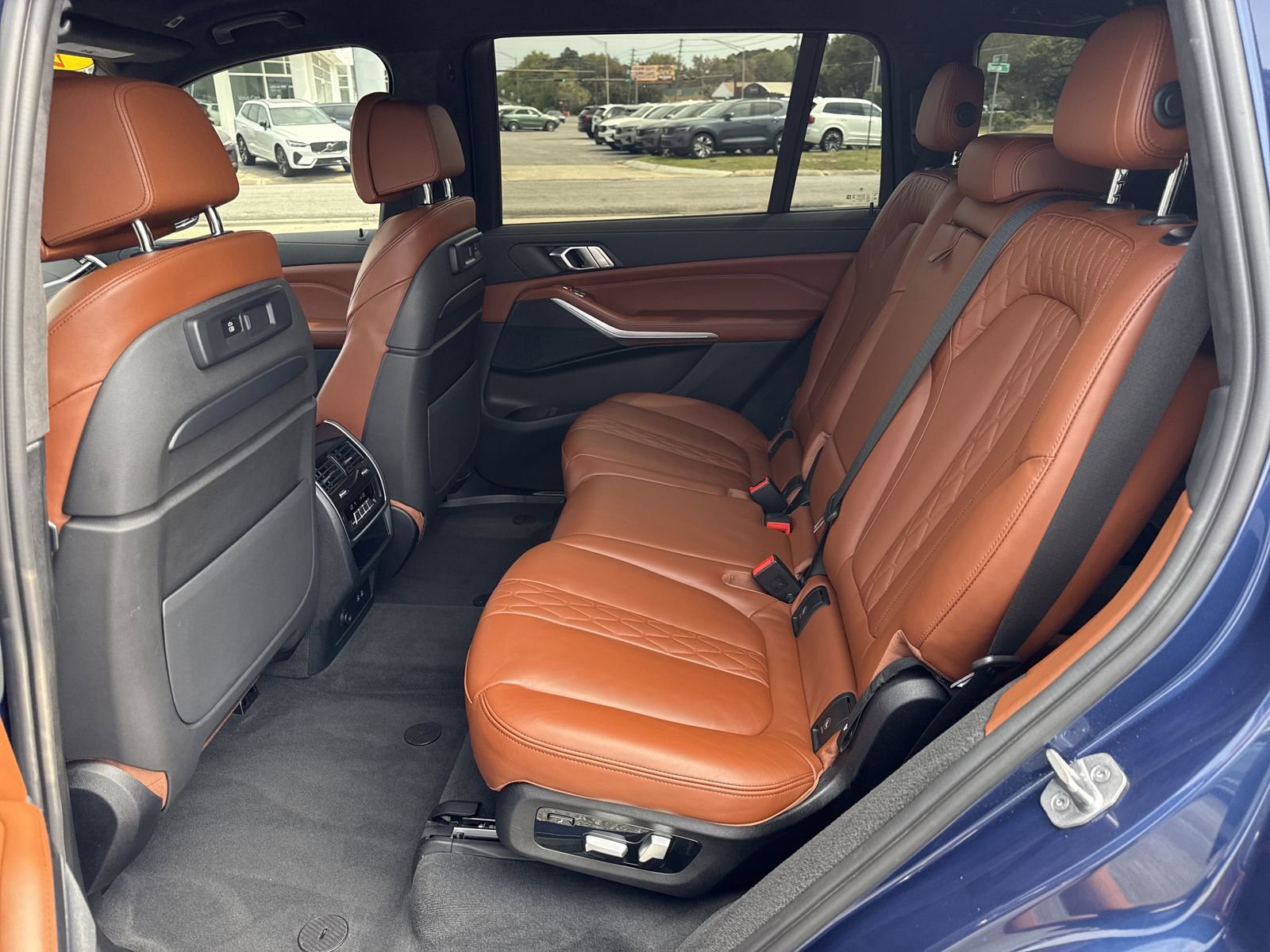 Used 2022 BMW X7 xDrive40i w/ M Sport Package image 12