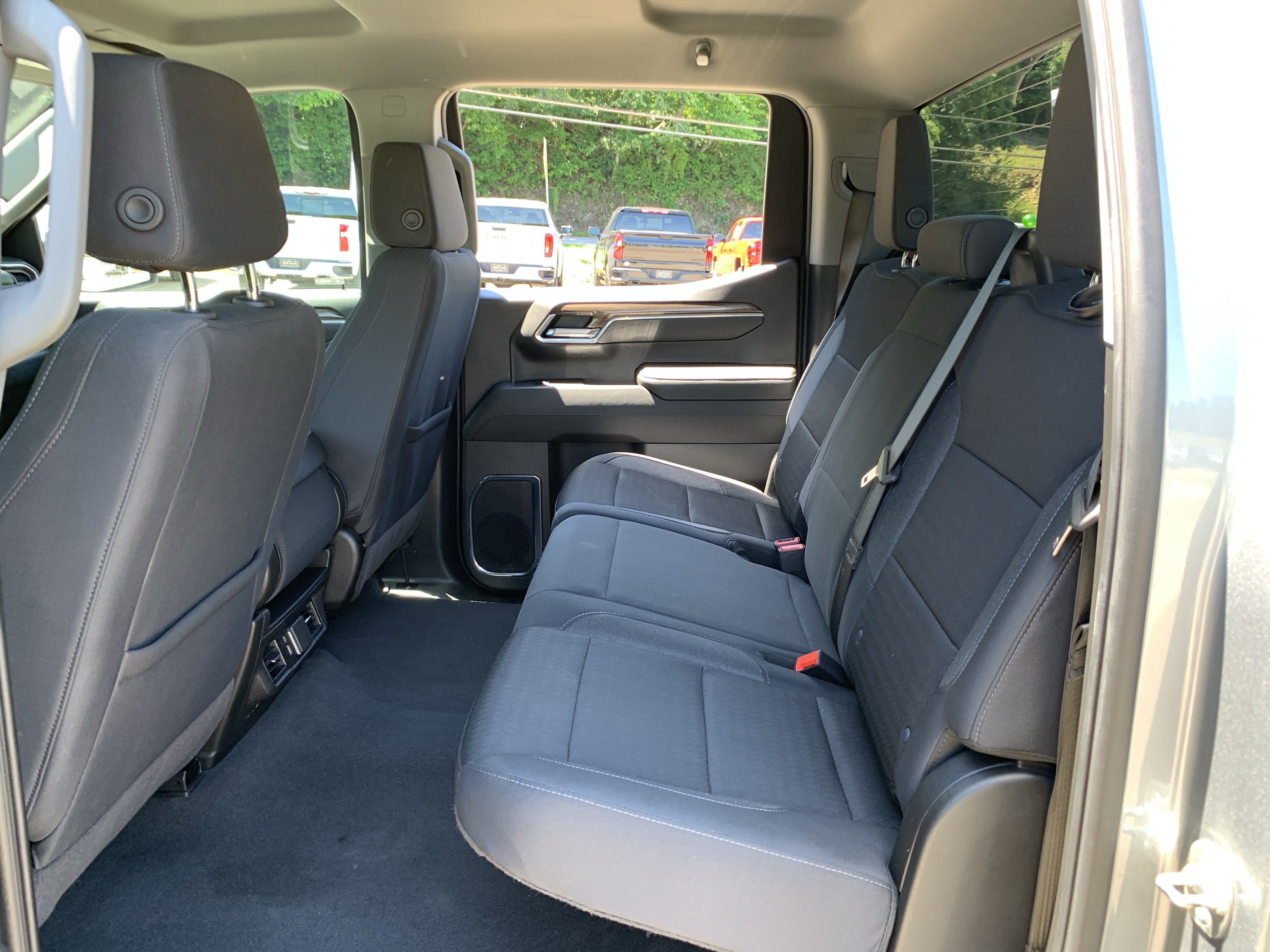 Used 2025 Chevrolet Silverado 1500 LT AWD/4WD image 33