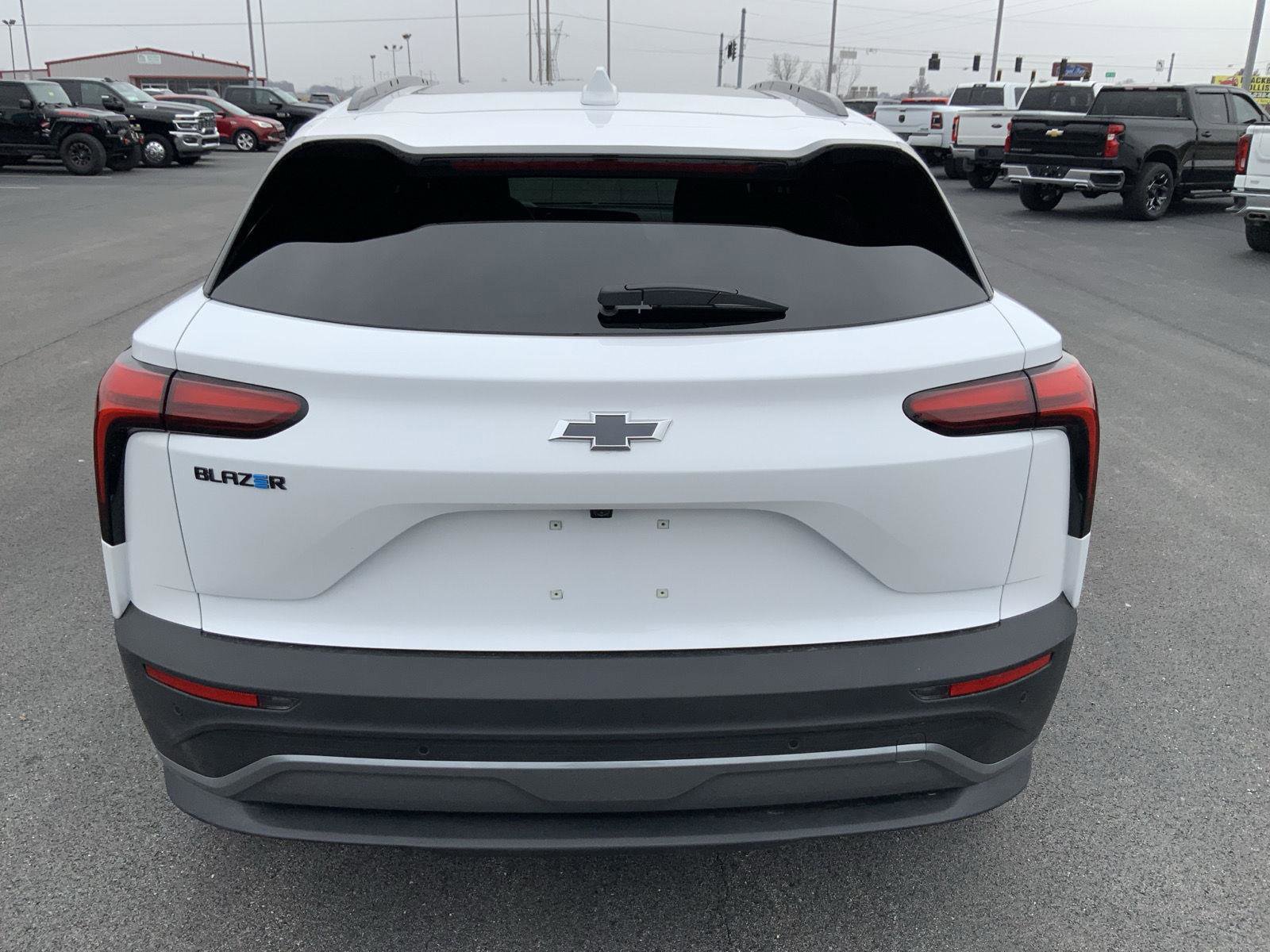 New 2026 Chevrolet Blazer EV LT image 12