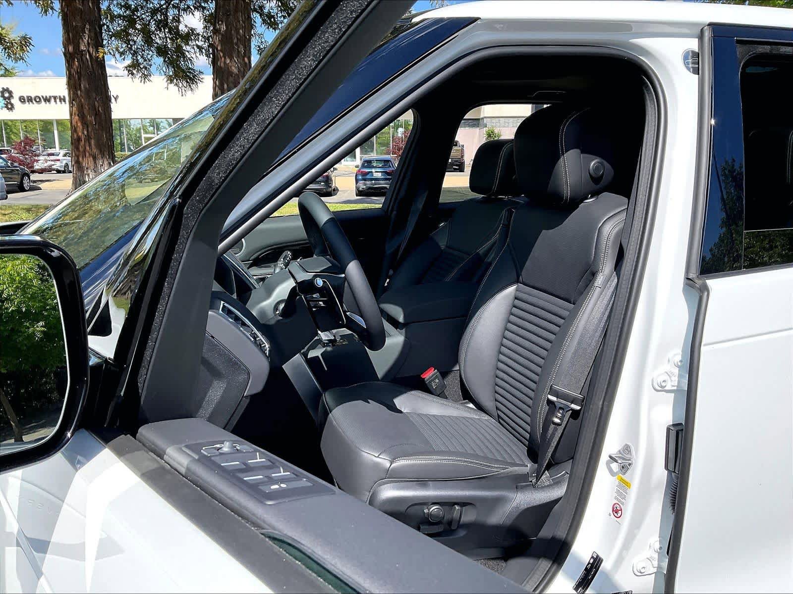 New 2026 Land Rover Discovery S AWD/4WD image 11