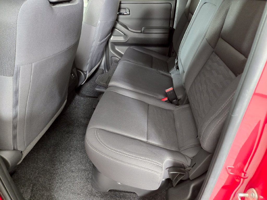 Used 2024 Nissan Frontier SV w/ SV Convenience Package RWD image 16
