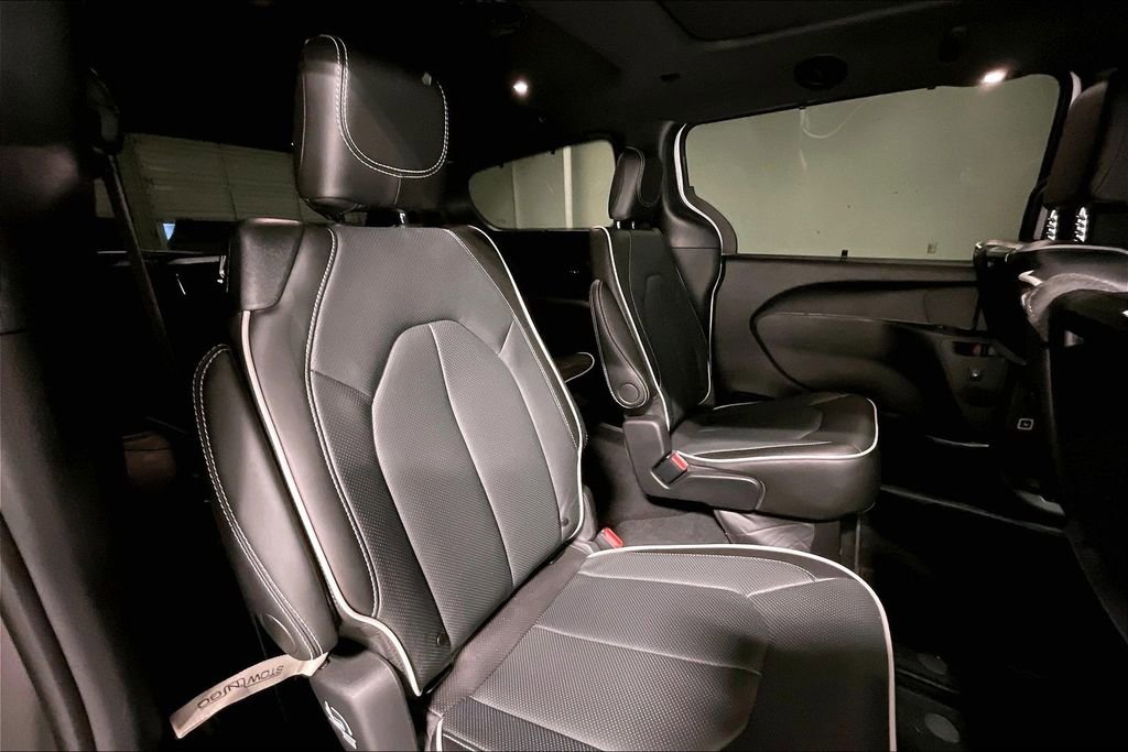 Used 2024 Chrysler Pacifica Limited w/ Uconnect Theater Family Group AWD/4WD image 36