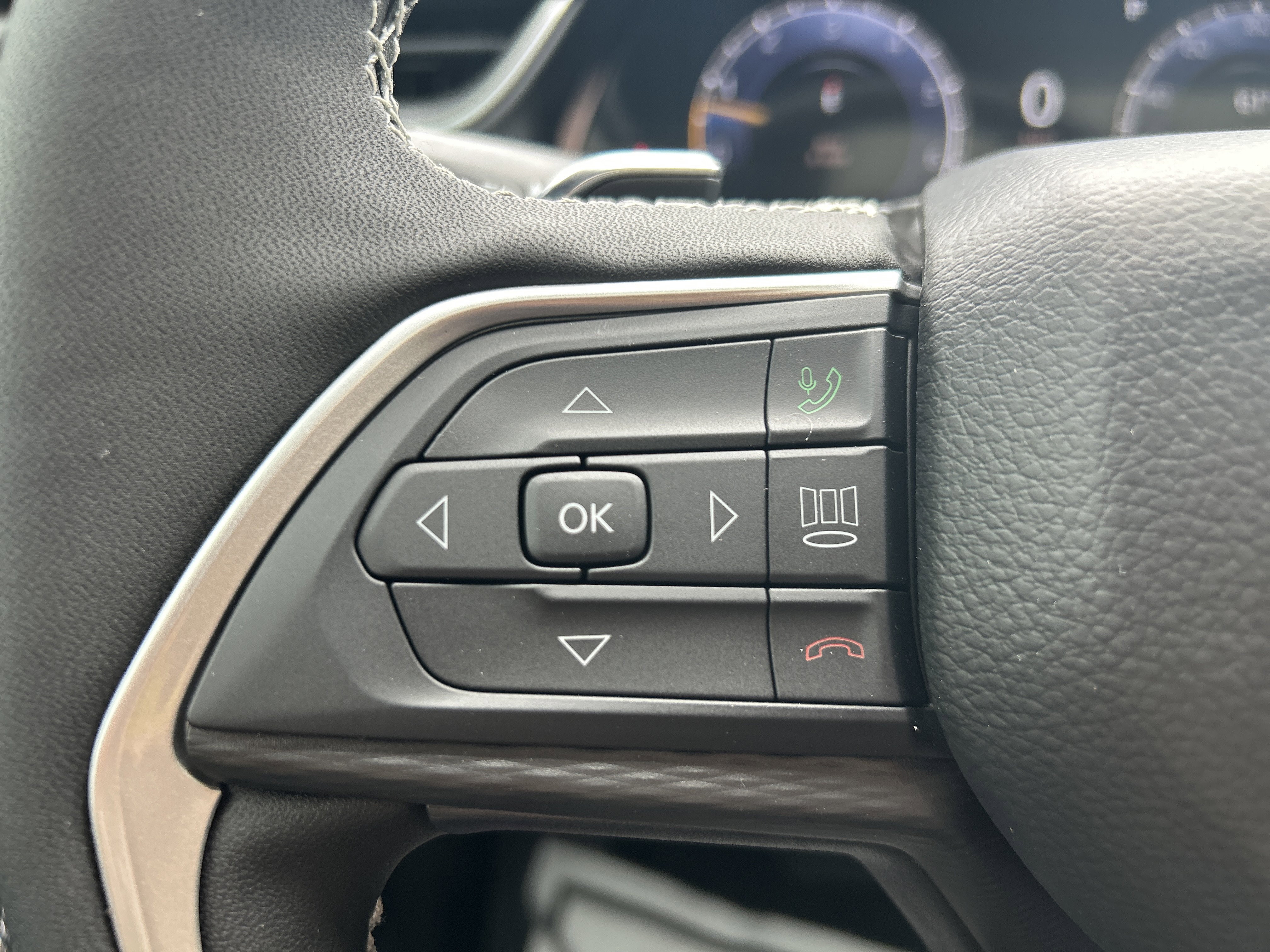 New 2025 Jeep Grand Cherokee Altitude image 19