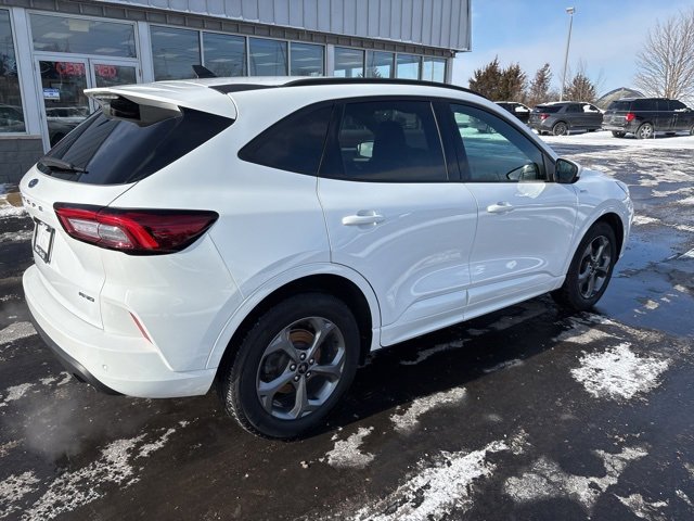 Used 2023 Ford Escape ST-Line Select image 3