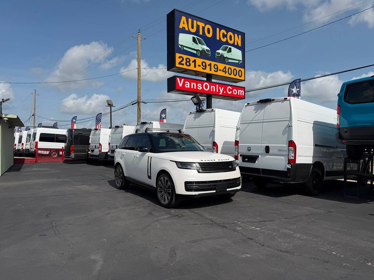 Used 2025 Land Rover Range Rover SE