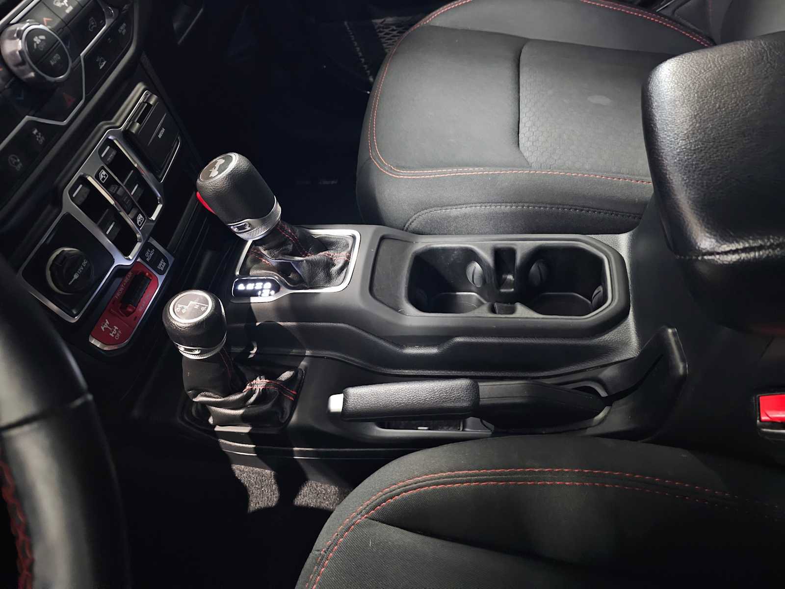 Used 2021 Jeep Wrangler Unlimited Rubicon AWD/4WD image 26