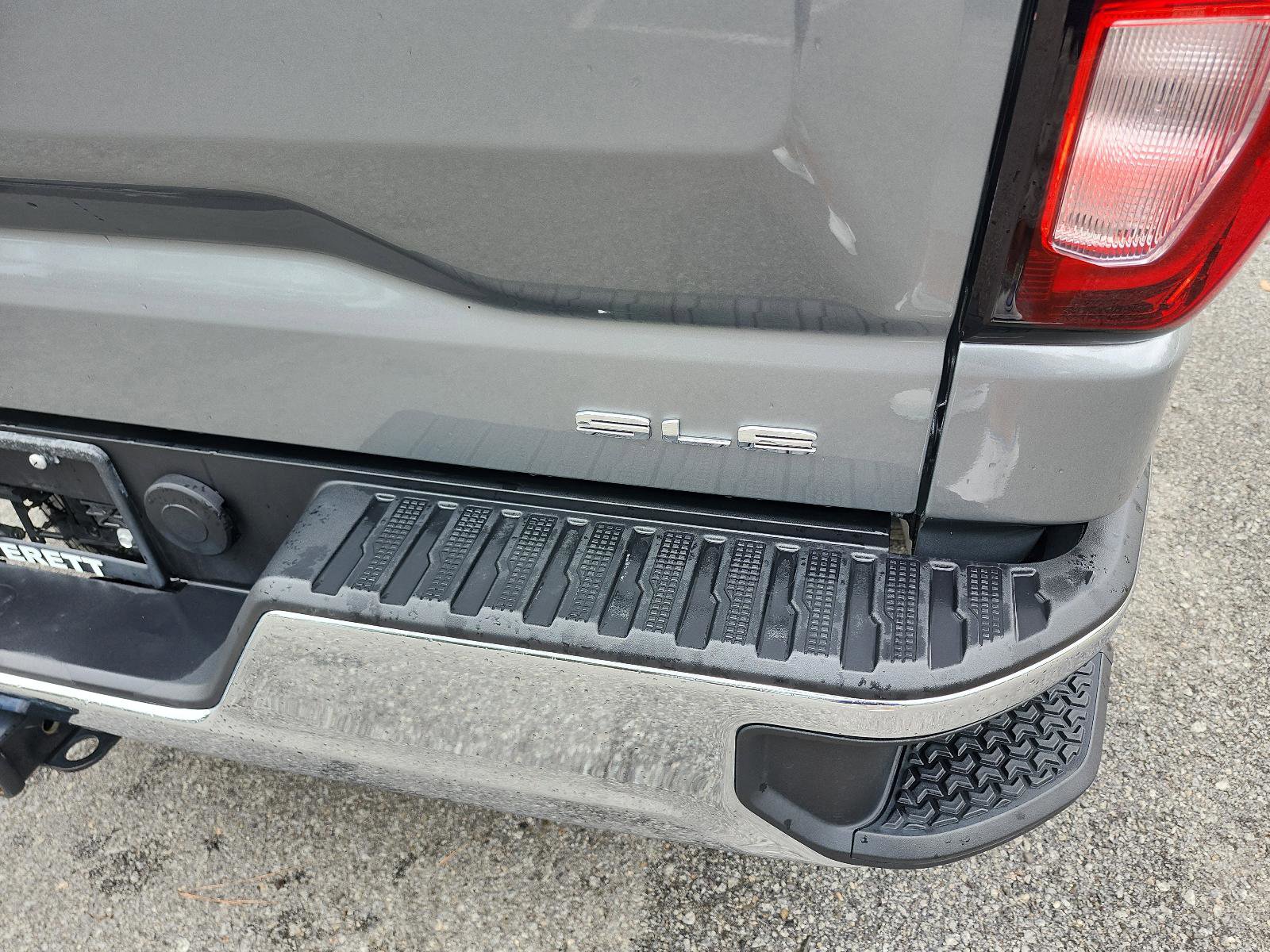 Used 2025 GMC Sierra 1500 SLE image 4