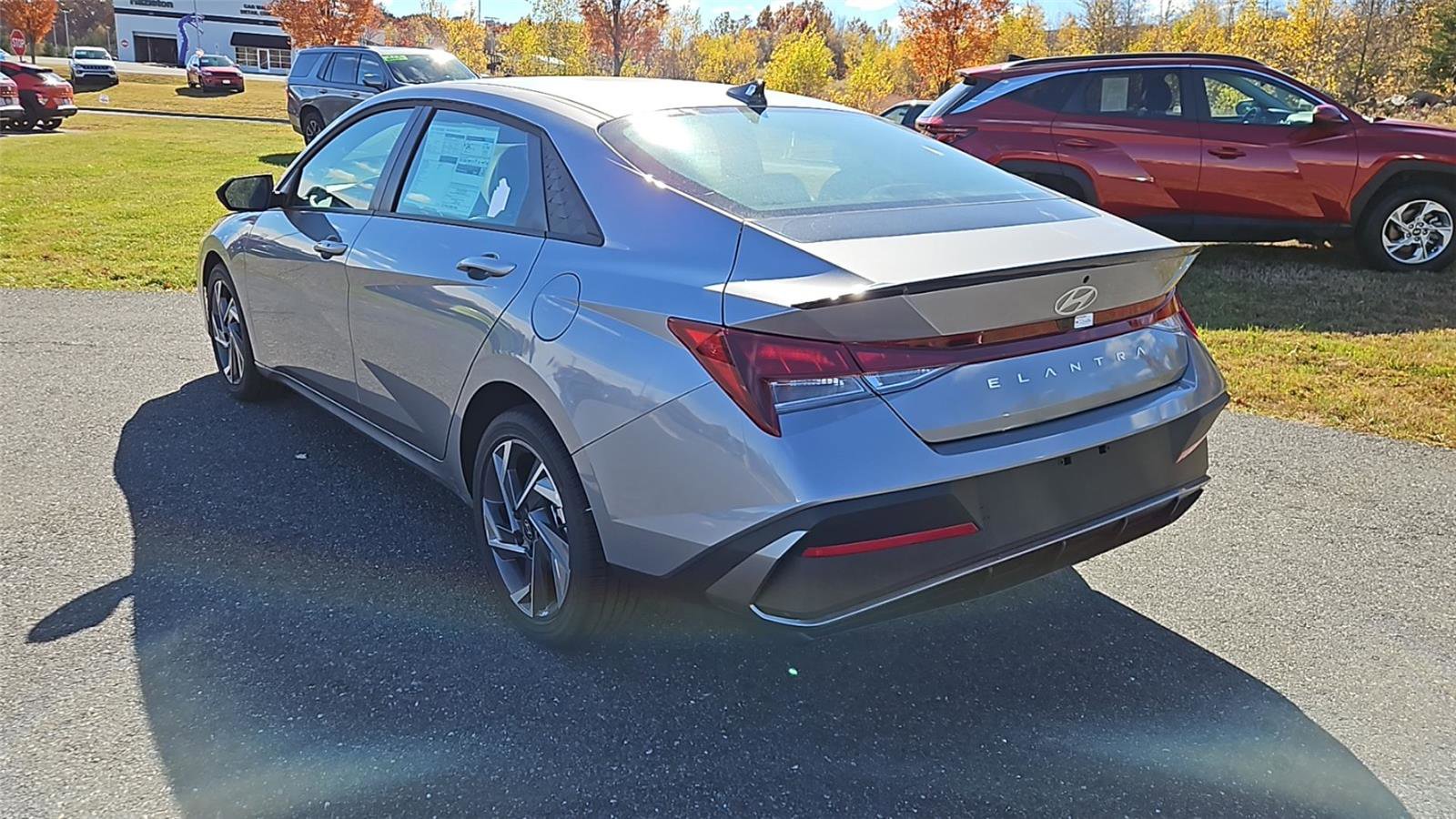 New 2025 Hyundai Elantra Sport image 5