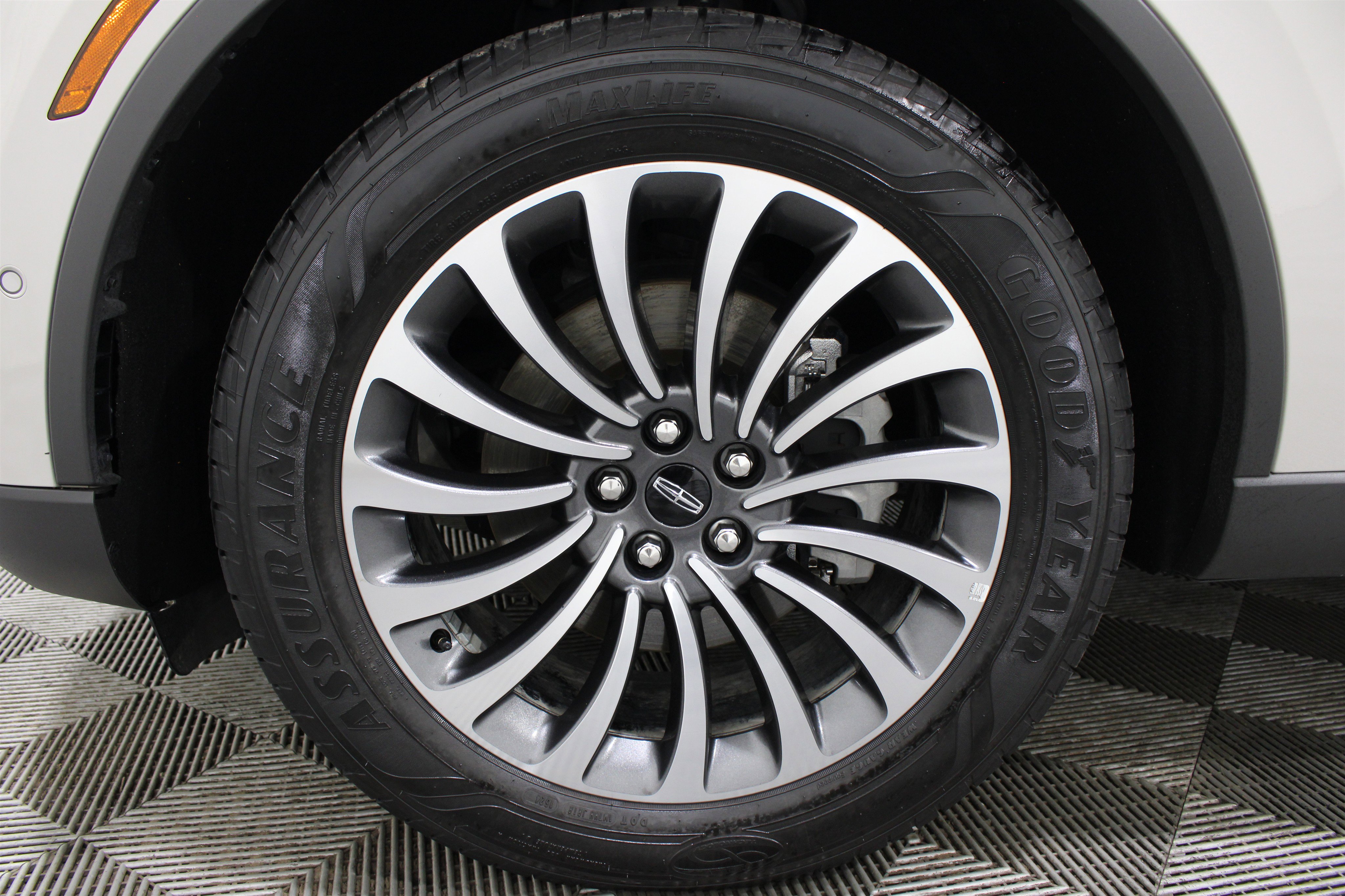 Used 2021 Lincoln Aviator Reserve w/ Equipment Group 201A AWD/4WD image 38