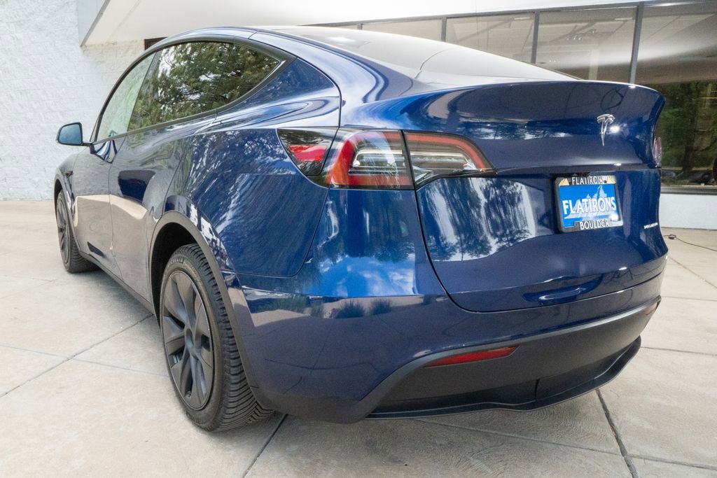 Used 2024 Tesla Model Y Long Range AWD/4WD image 5