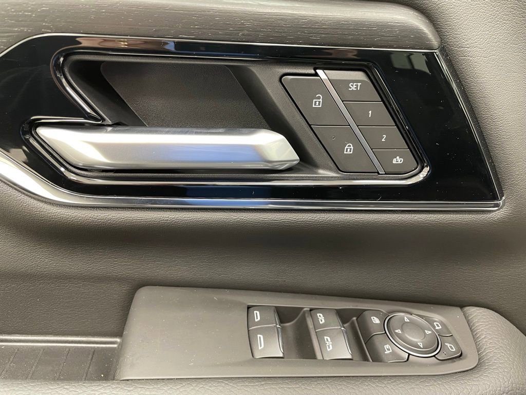 New 2026 GMC Yukon XL Denali image 14