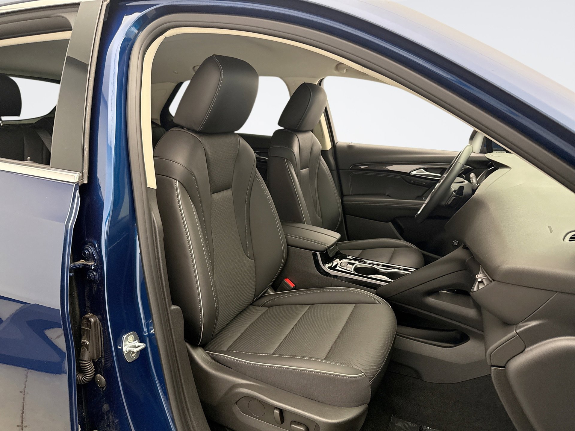 Used 2023 Buick Envision Essence AWD/4WD image 16