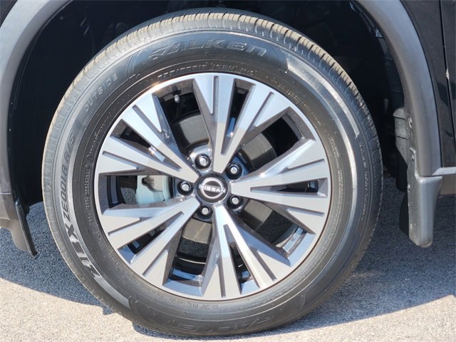 Used 2023 Nissan Rogue SV image 7