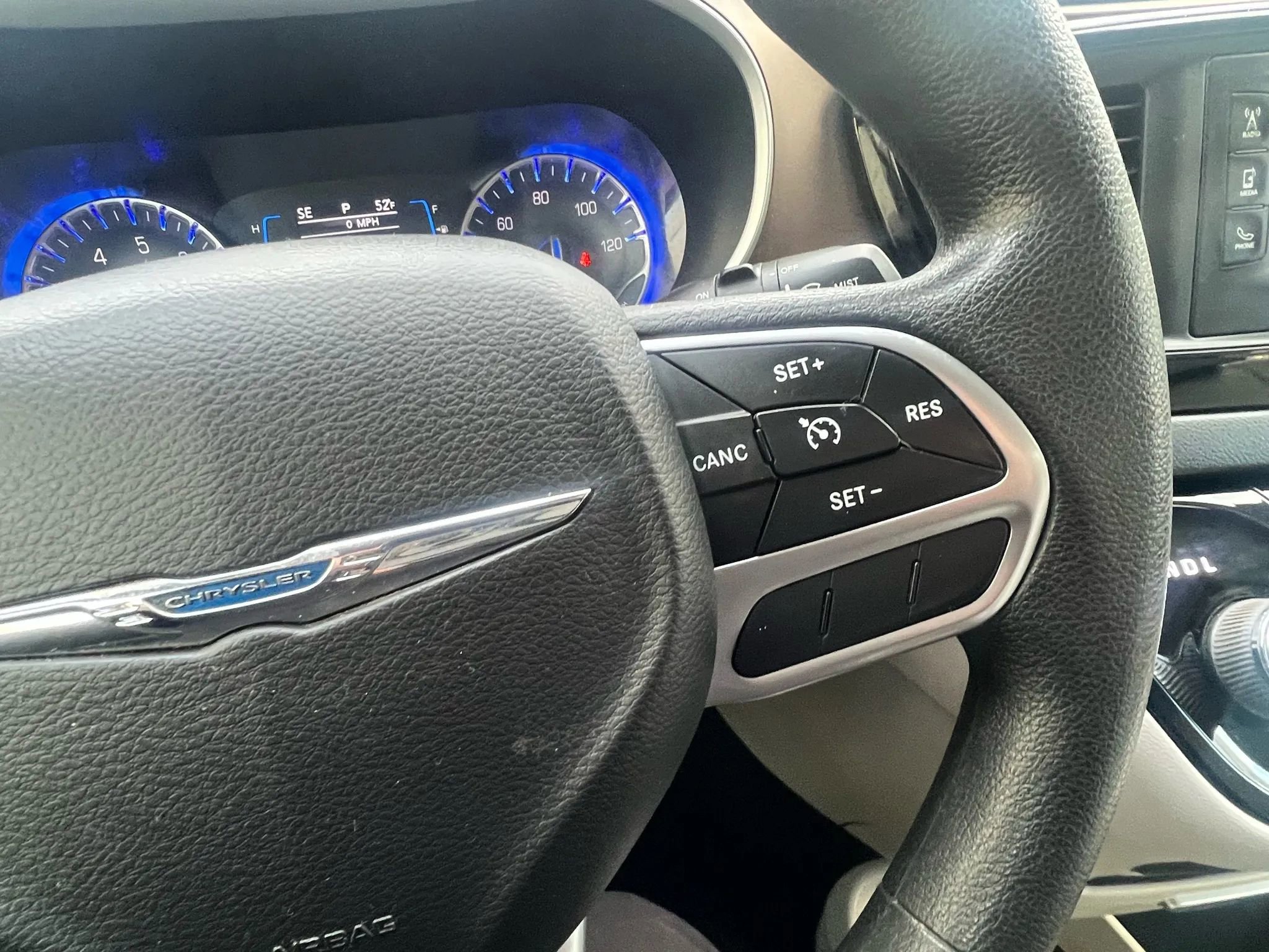 Used 2017 Chrysler Pacifica LX image 17