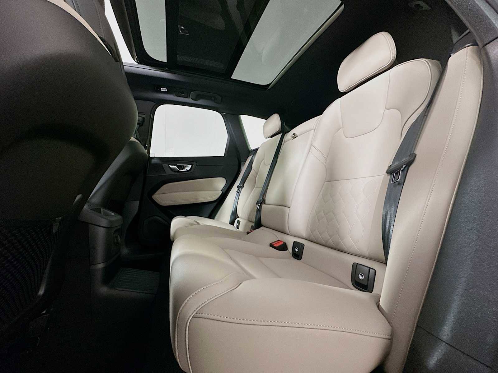 New 2026 Volvo XC60 T8 Plus w/ Protection Package Premier AWD/4WD image 22