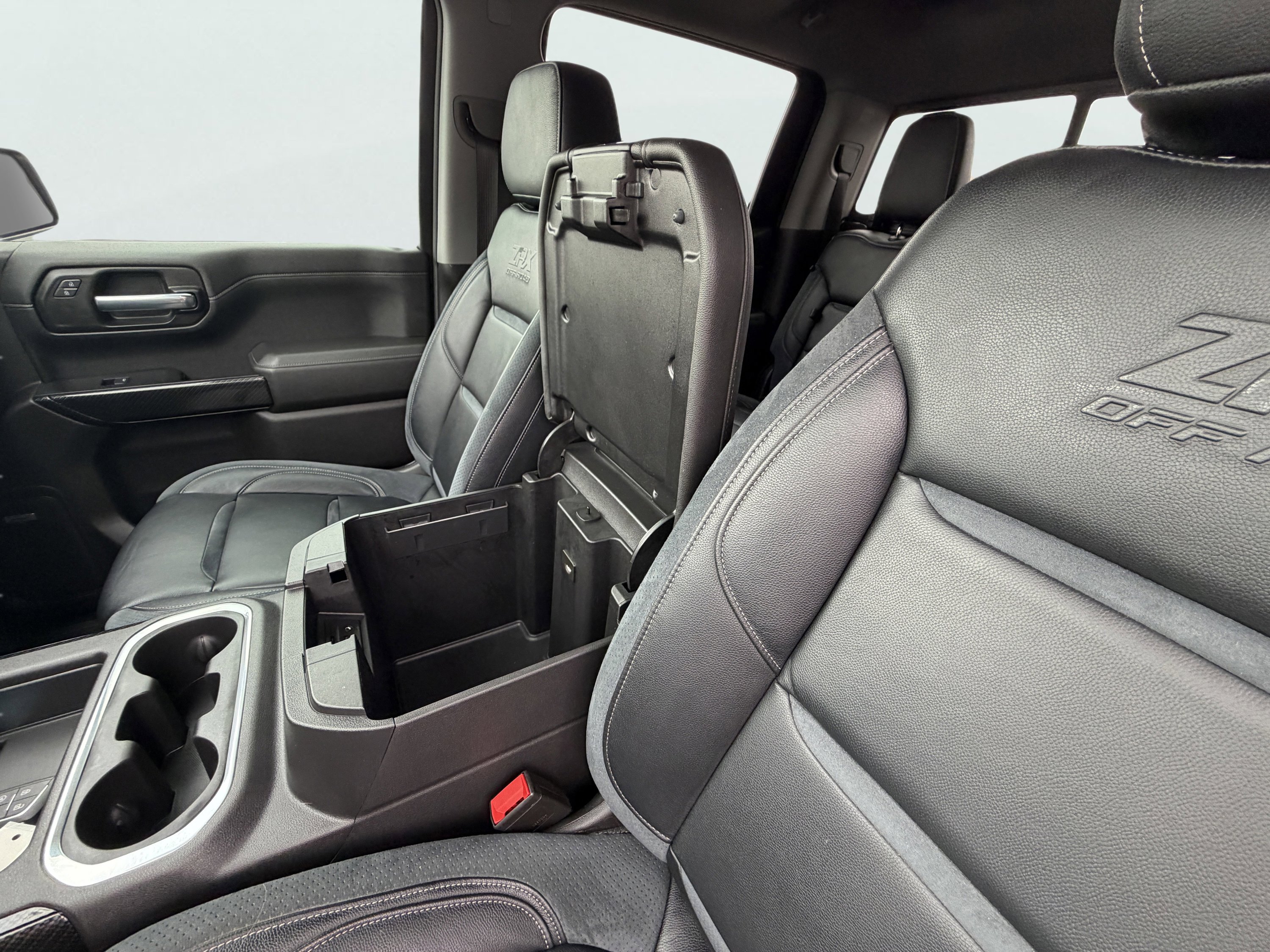 Used 2021 Chevrolet Silverado 1500 RST w/ Convenience Package II AWD/4WD image 31