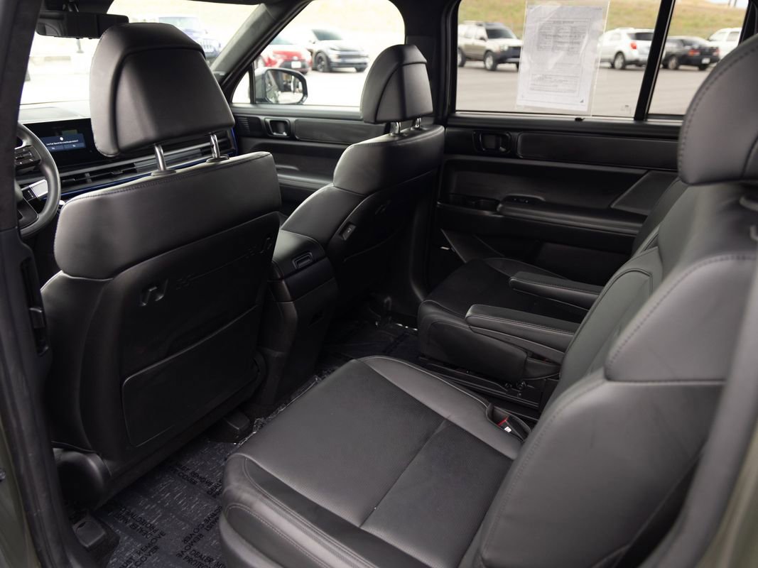 Used 2024 Hyundai Santa Fe Calligraphy AWD/4WD image 17
