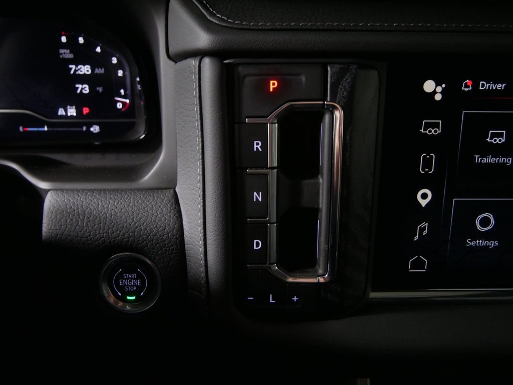 Used 2024 GMC Yukon Denali w/ Advanced Technology Package AWD/4WD image 27
