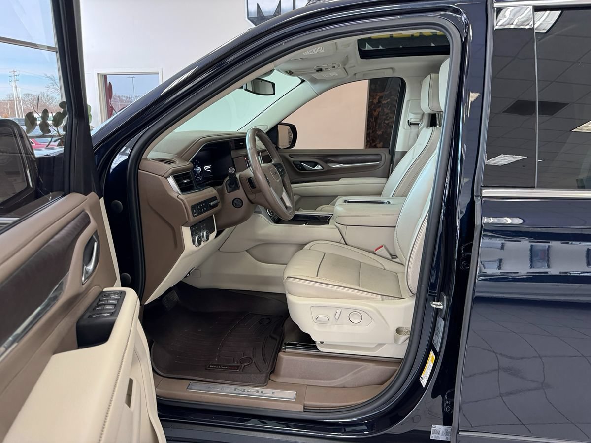 Used 2023 GMC Yukon Denali AWD/4WD image 11